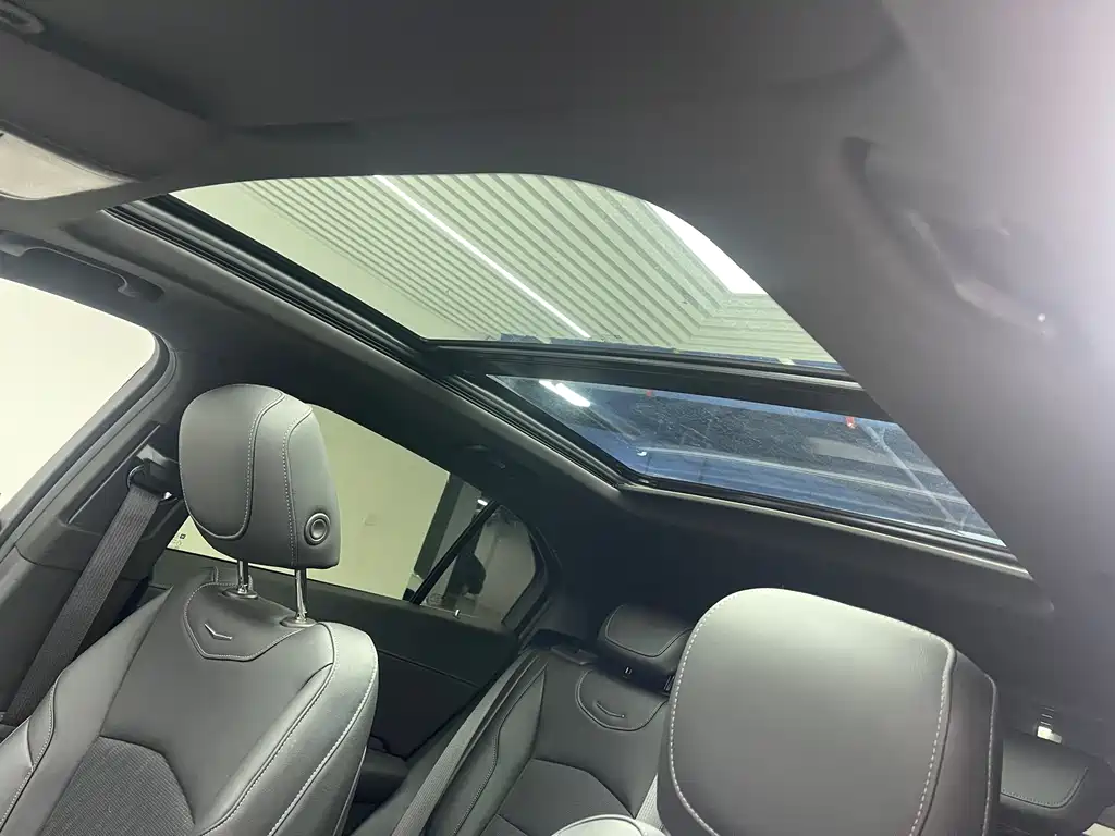 Cadillac XT4 2022 — фото 14