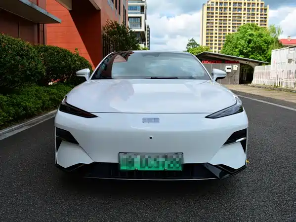 Geely Galaxy E8 2024