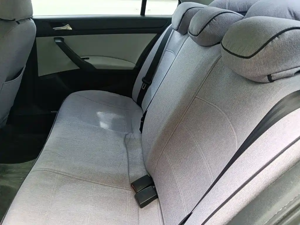 Skoda Rapid 2015 — фото 15