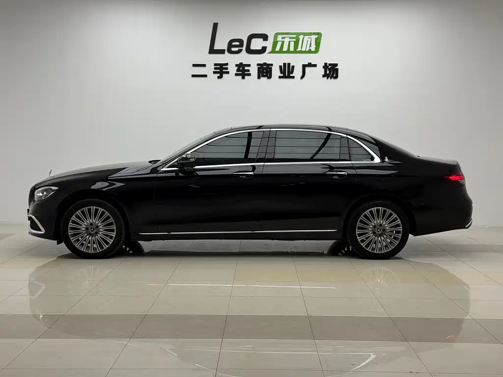 Mercedes-Benz E-Class 2023