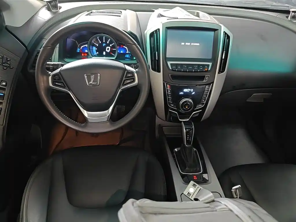 Luxgen U6 2014 — фото 10