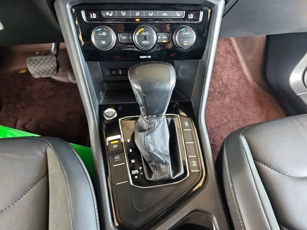 Volkswagen Tiguan L 2018 — фото 14