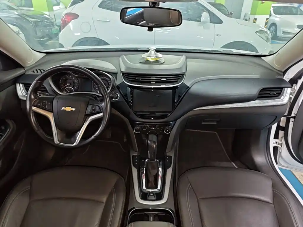 Chevrolet Malibu 2018 — фото 10