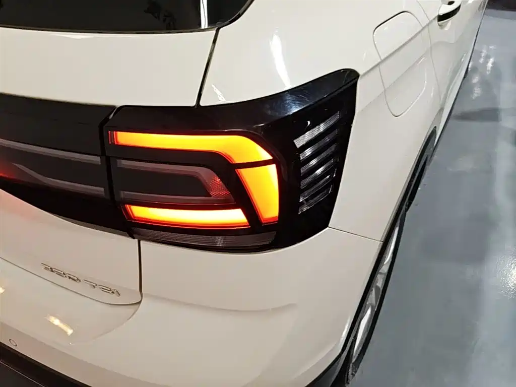 Volkswagen T-Cross 2021 — фото 8