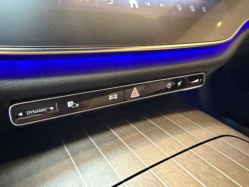 Mercedes-Benz E-Class 2024 — фото 10