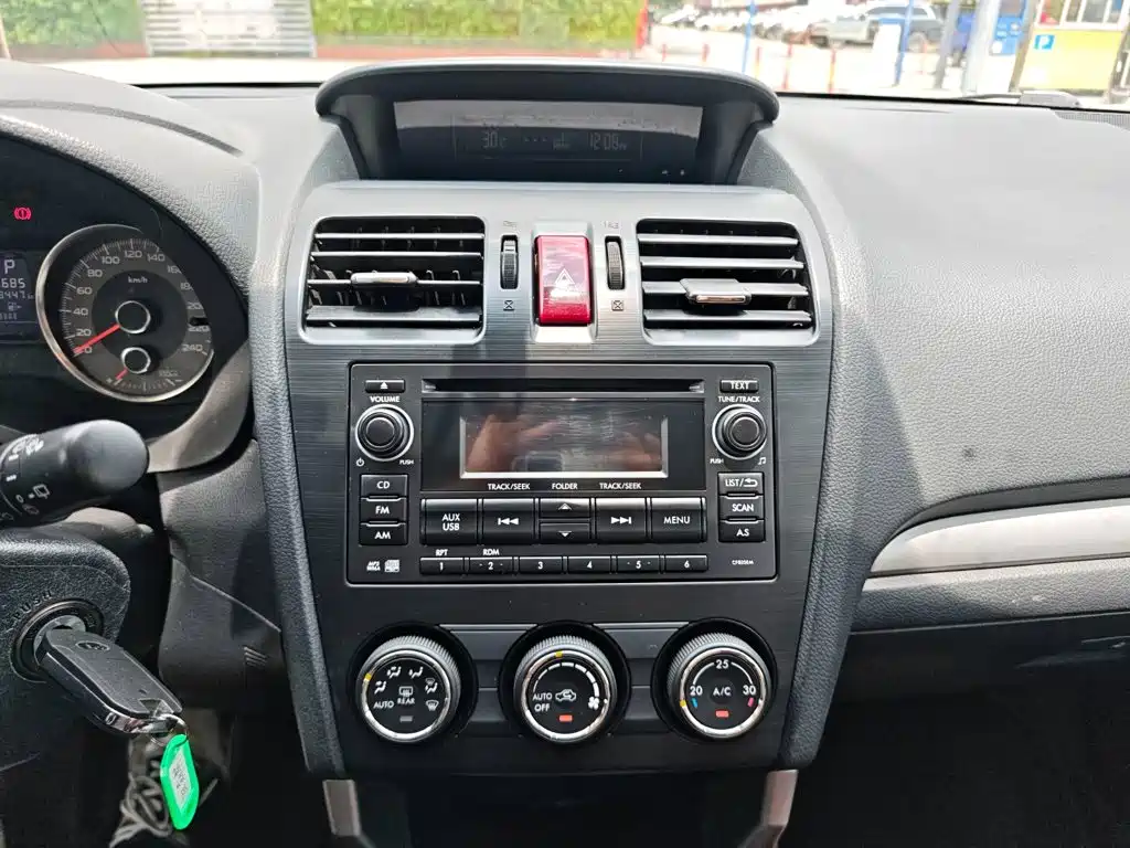 Subaru Forester 2015 — фото 15