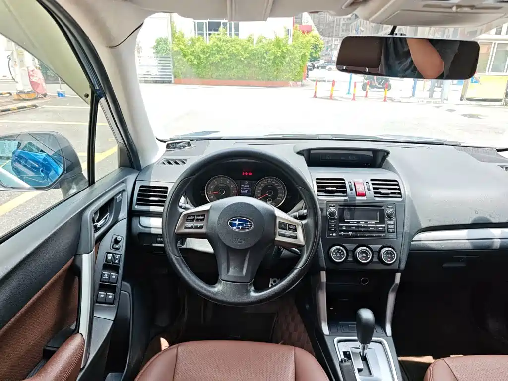 Subaru Forester 2015 — фото 18