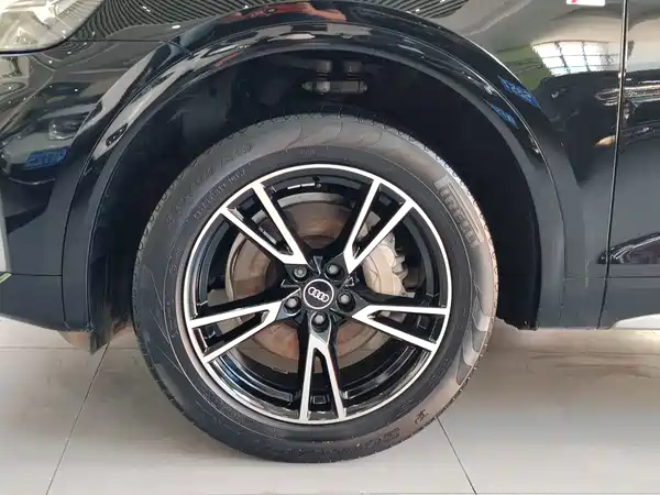 Audi Q5L 2021
