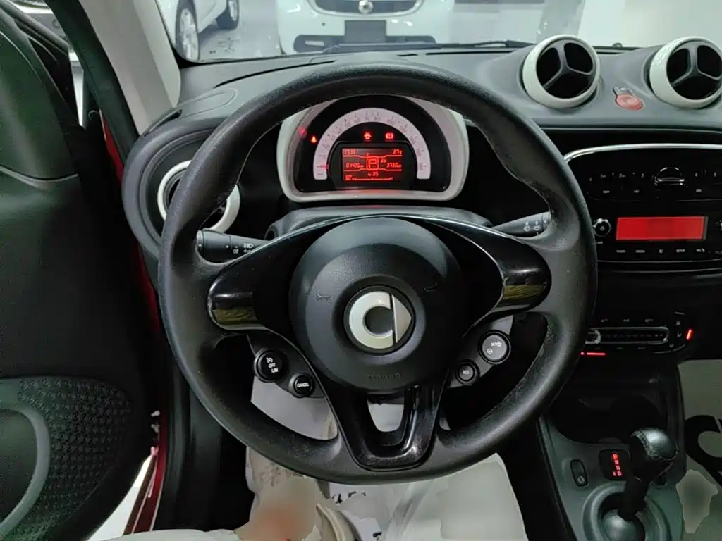 smart fortwo 2019 — фото 11