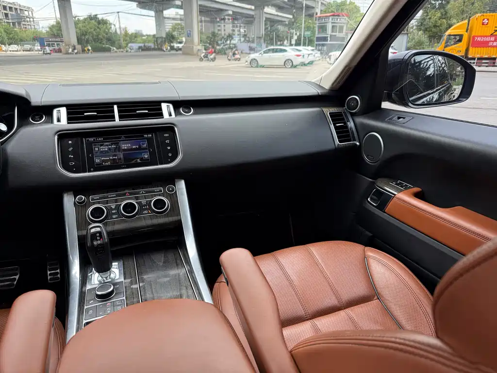 Land Rover Range Rover Sport 2016 — фото 11