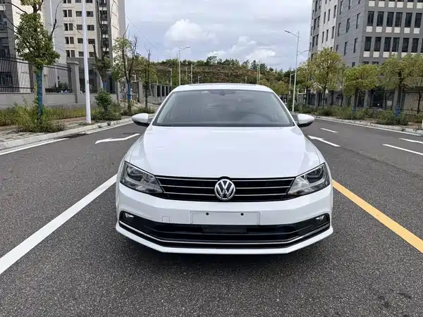 Volkswagen Sagitar 2018