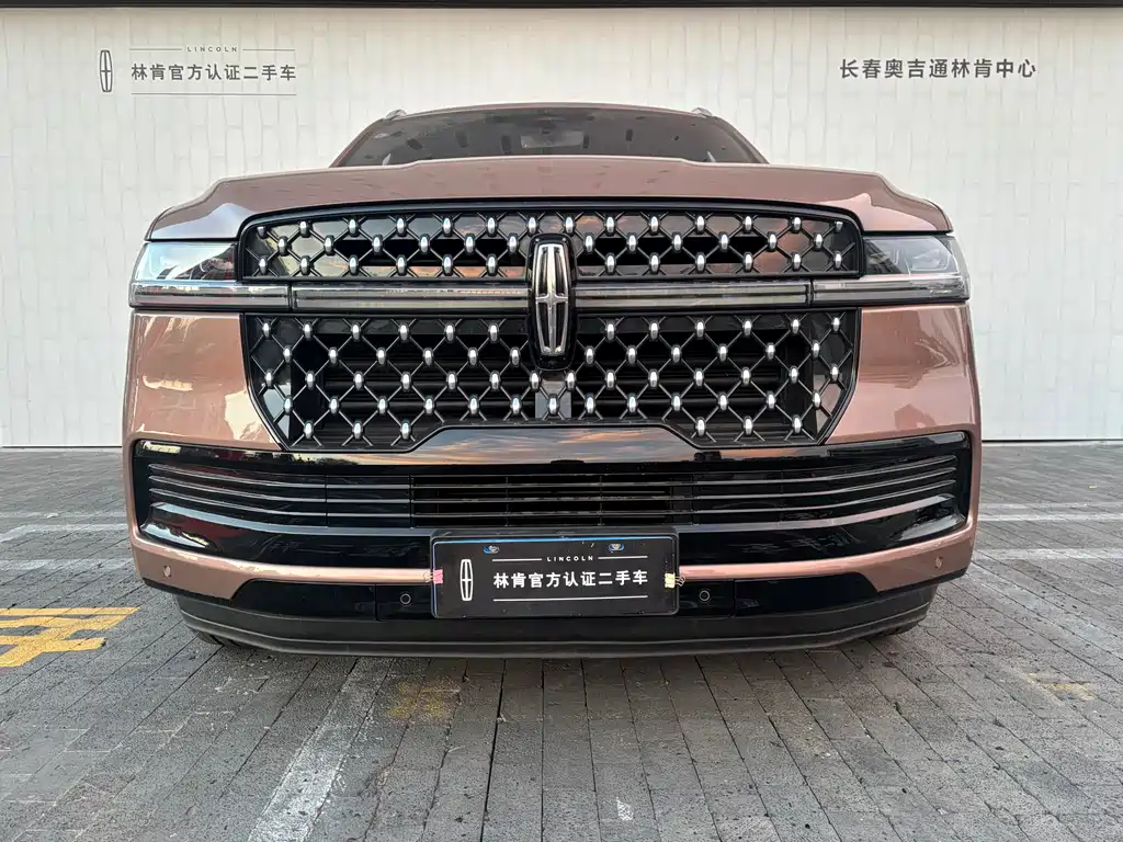 Lincoln Navigator 2025 — фото 17