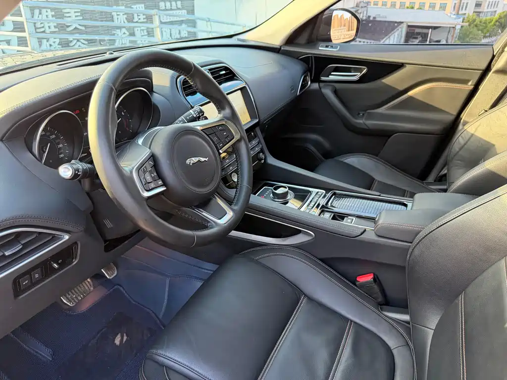Jaguar F-PACE 2019 — фото 13