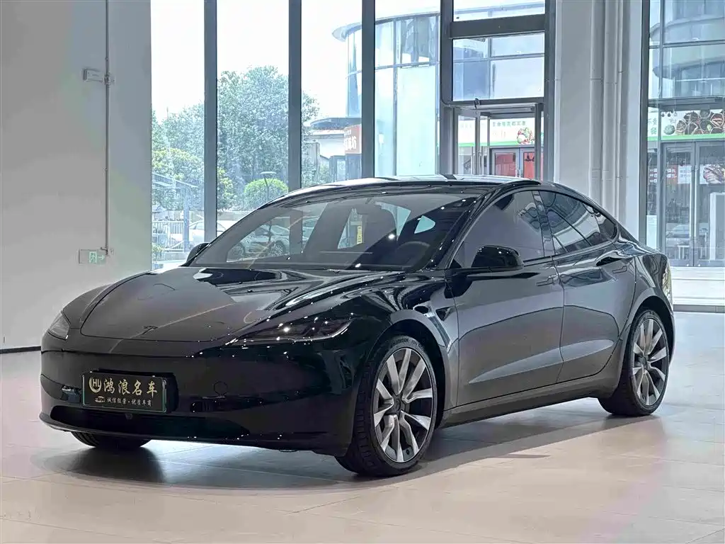 Tesla Model 3 2026 — фото 1