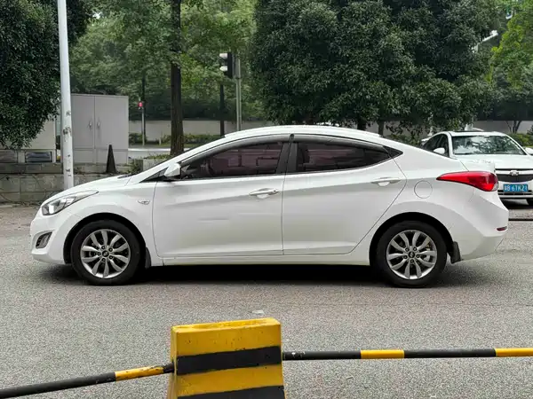 Hyundai Elantra Langdong 2015