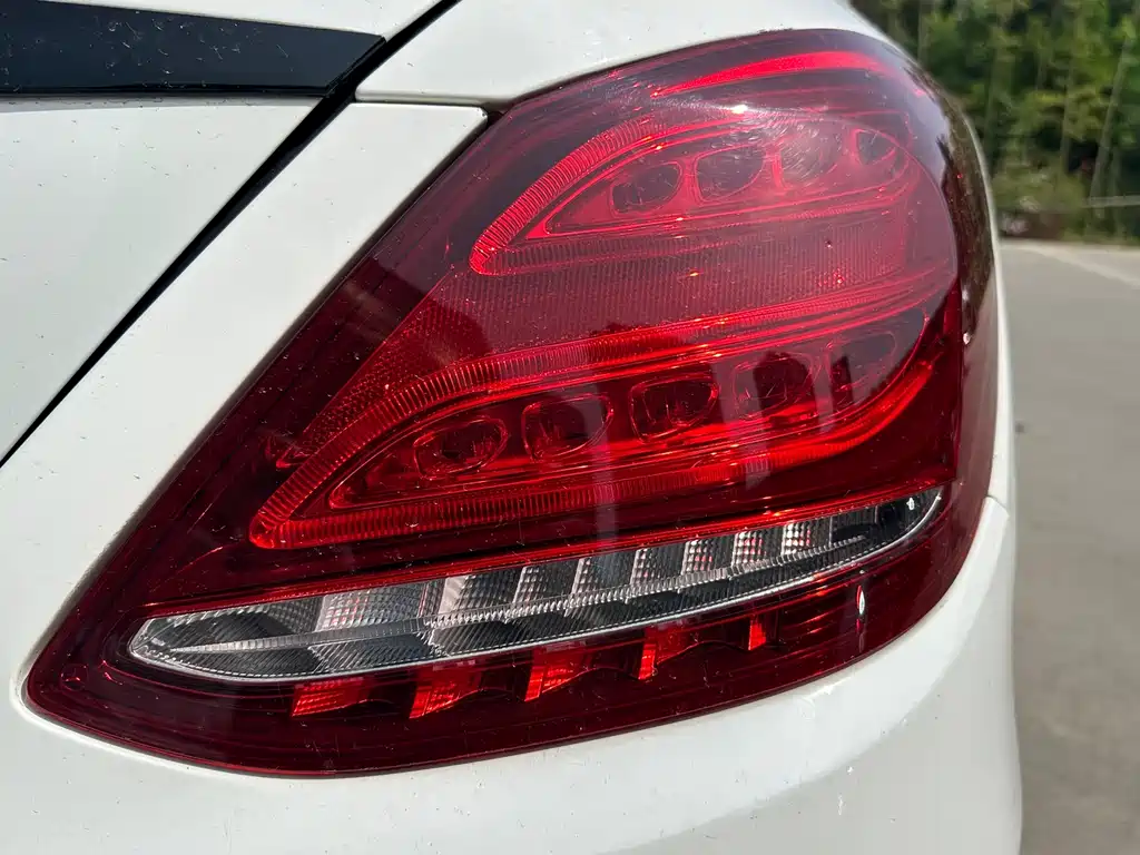 Mercedes-Benz C-Class 2017 — фото 10
