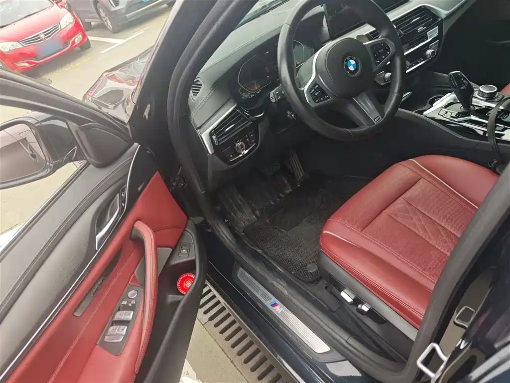 BMW 5 Series 2022 — фото 16
