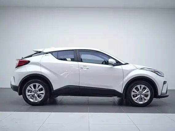 Toyota IZOA 2022 — фото 4