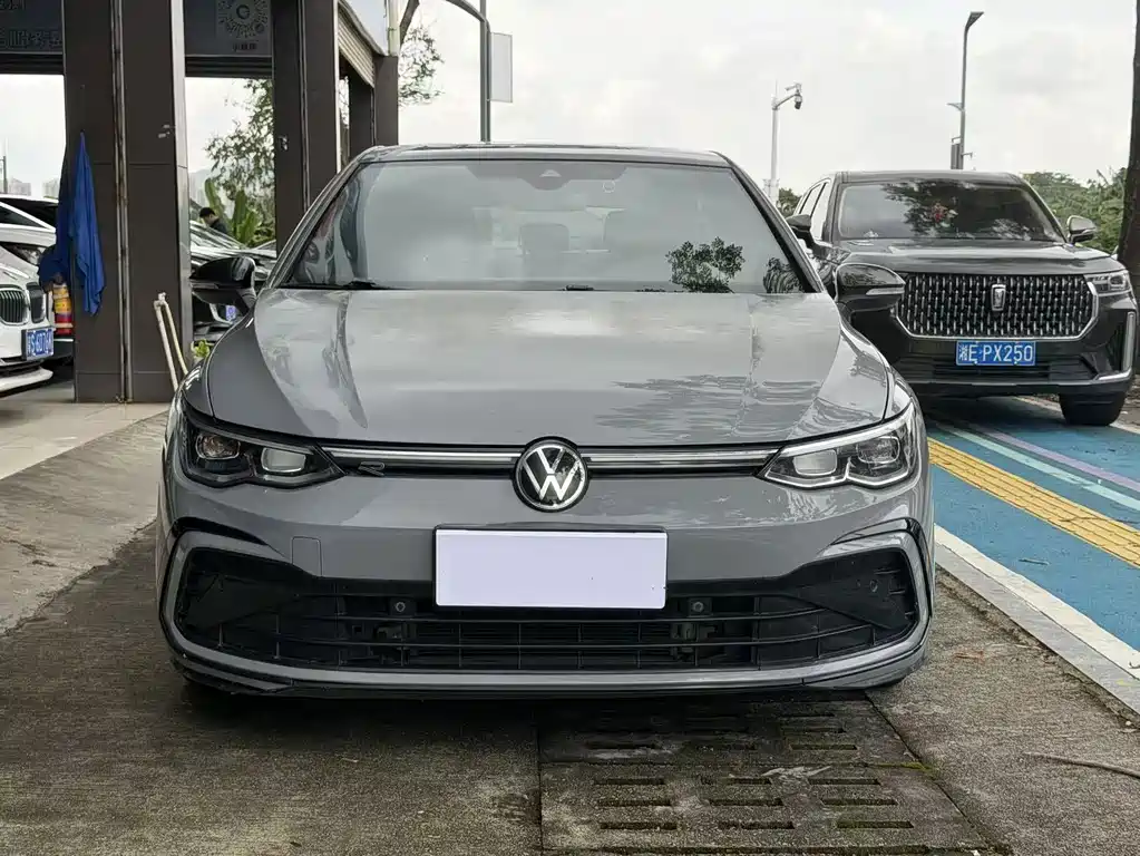 Volkswagen Golf 2021