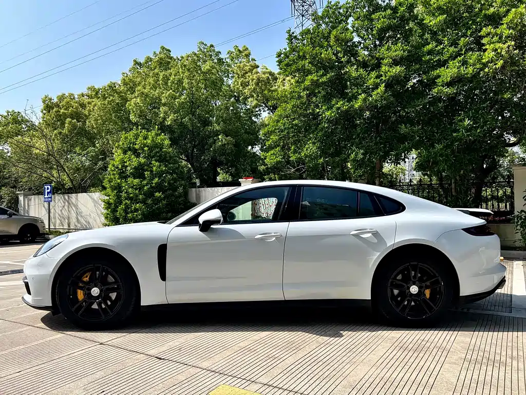 Porsche Panamera 2019 — фото 17