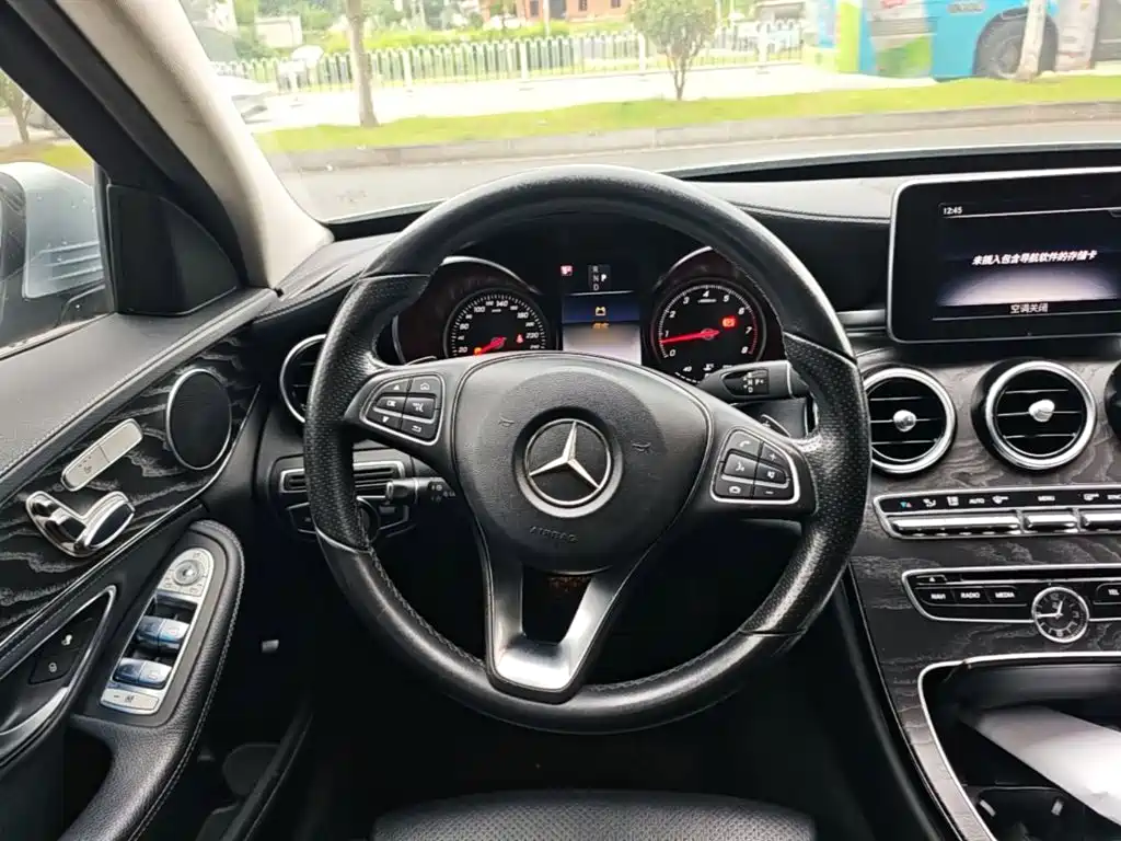 Mercedes-Benz C-Class 2017 — фото 11