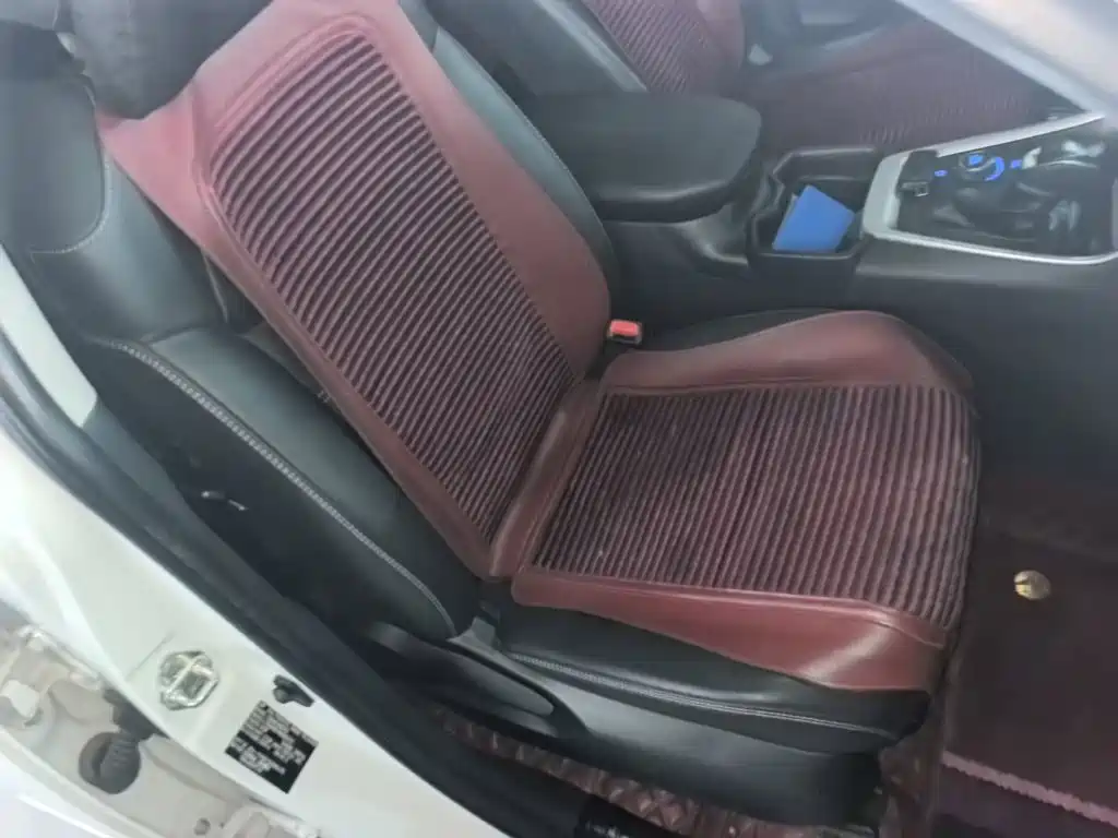 Toyota RAV4 2022 — фото 25