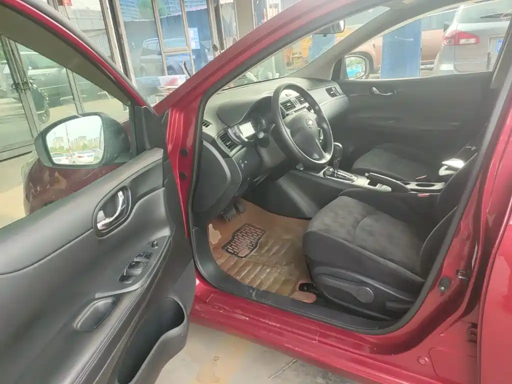 Nissan Tiida 2015 — фото 12