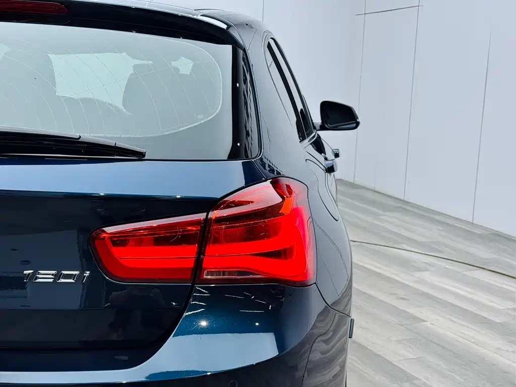 BMW 1 Series 2016 — фото 11