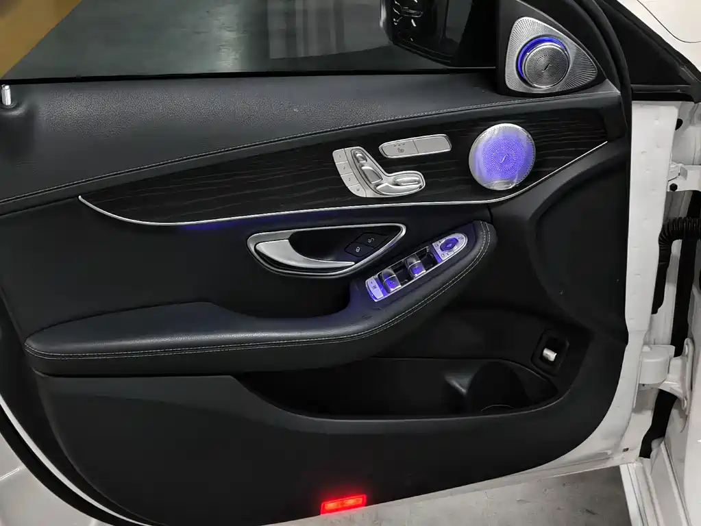 Mercedes-Benz C-Class 2021