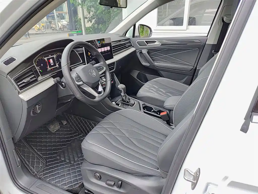 Volkswagen Tiguan L 2024