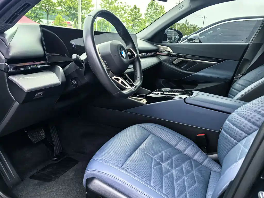 BMW 5 Series 2024