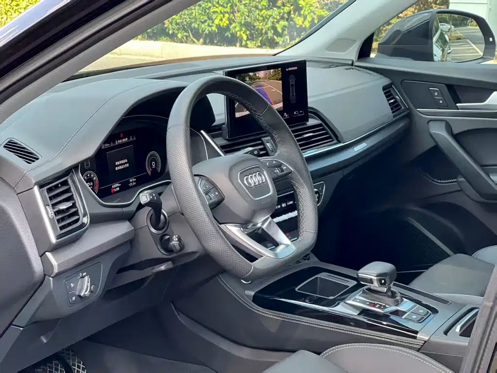 Audi Q5L 2022 — фото 18