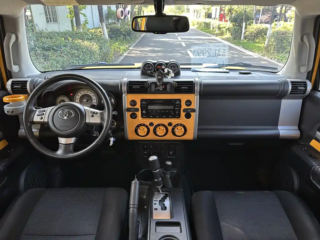 Toyota FJ Cruiser 2018 — фото 7