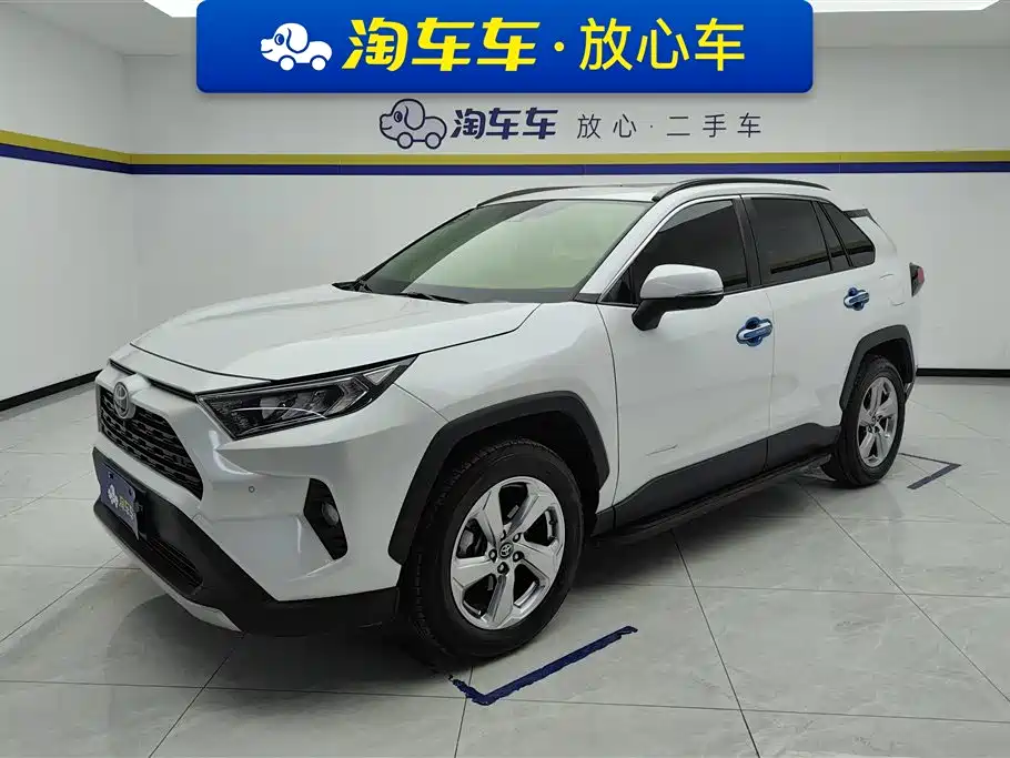 Toyota RAV4 2023 — фото 1