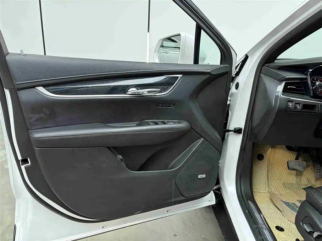 Cadillac XT5 2021 — фото 12