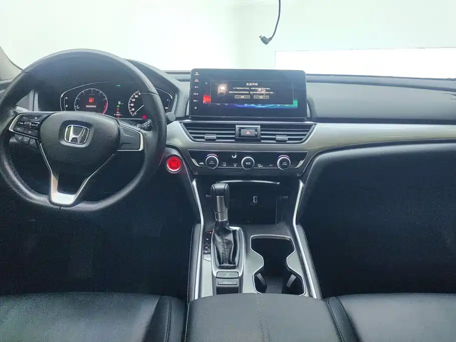 Honda Accord 2022 — фото 13