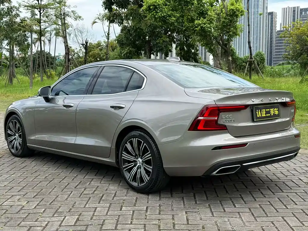 Volvo S60 2021 — фото 9