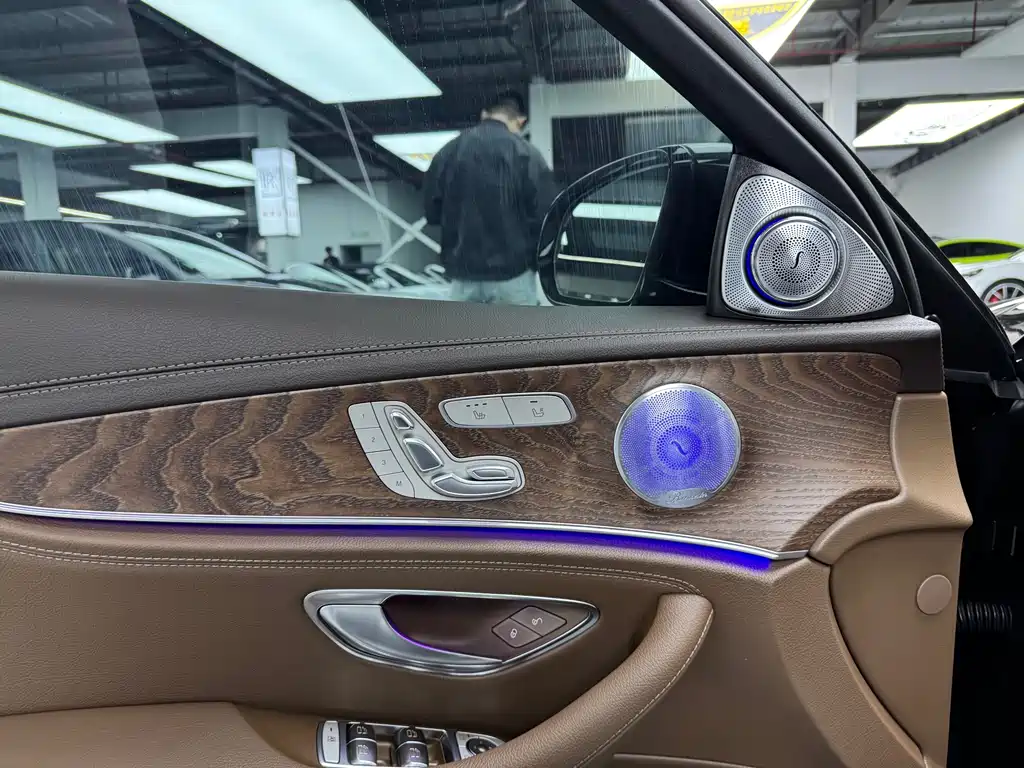 Mercedes-Benz E-Class 2022