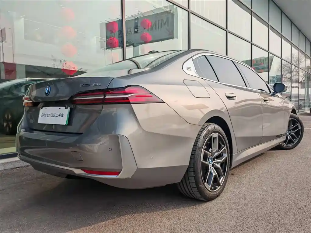 BMW i5 2025 — фото 14