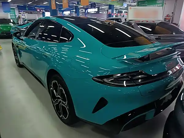 Xiaomi SU7 2025