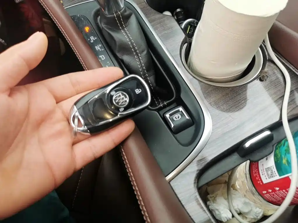Buick Envision Plus 2017 — фото 9