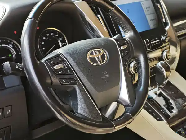 Toyota Alphard 2021