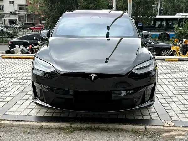 Tesla Model X 2023