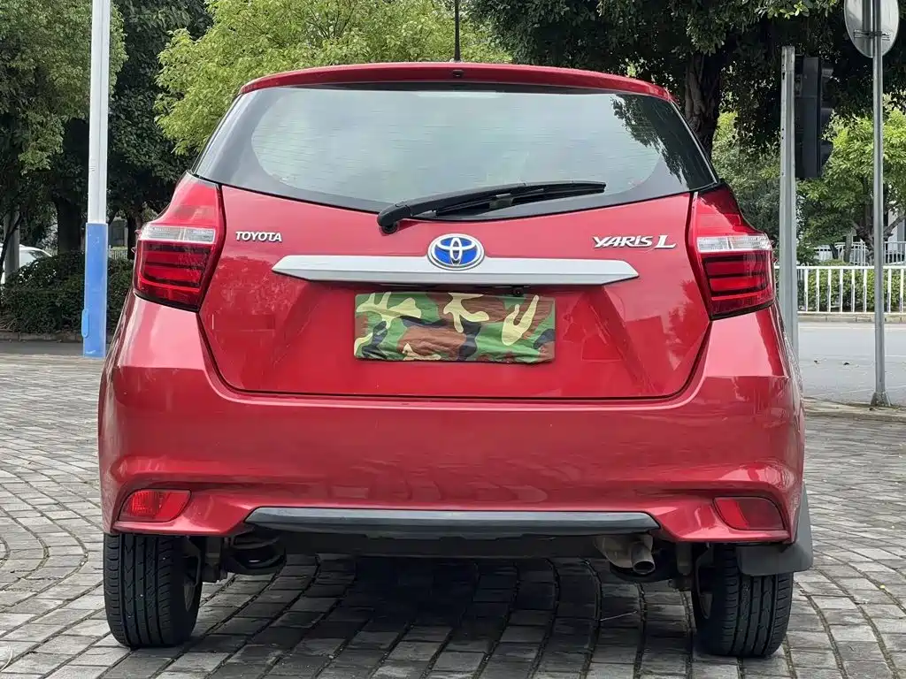 Toyota Yaris L 2017 — фото 5