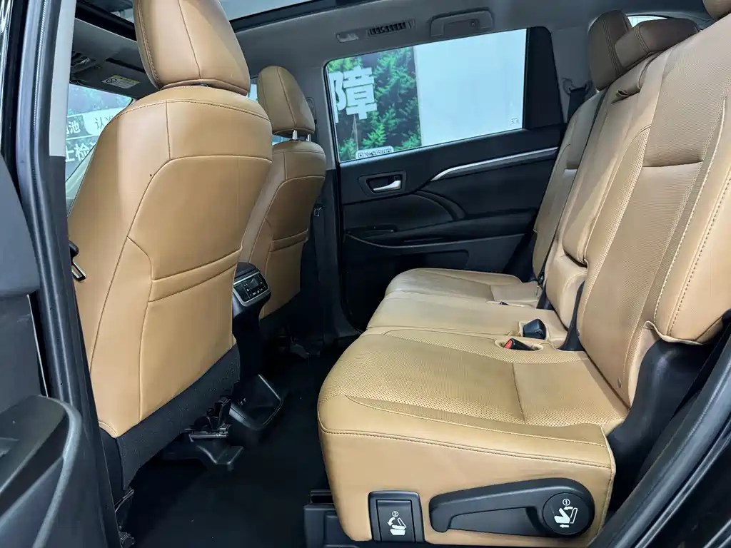 Toyota Highlander 2019 — фото 10