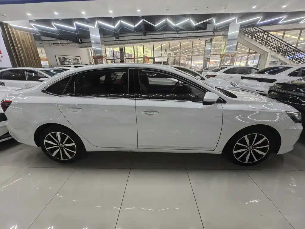 Roewe i6 Classic 2018 — фото 14
