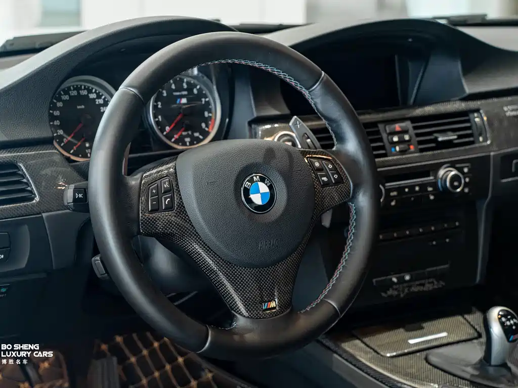 BMW M3 2009 — фото 16