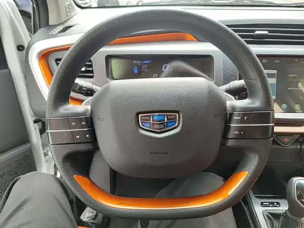 Geely Vision X1 2017