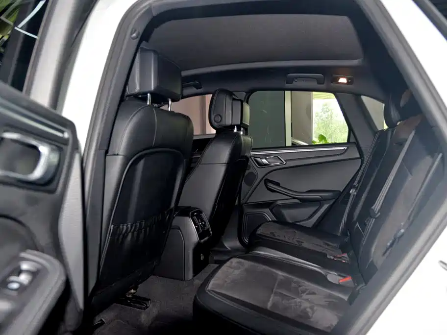 Porsche Macan 2017 — фото 10