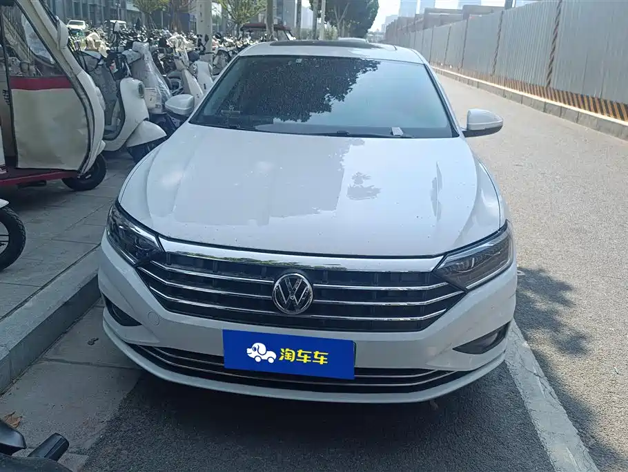 Volkswagen Sagitar 2020